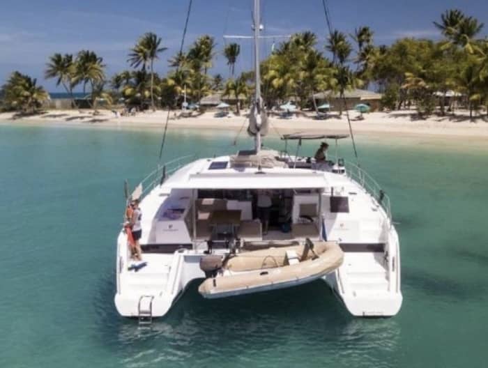 Escapada de día completo en catamarán: rema y haz snorkel en el corazón de las Islas Turcas y Caicos
