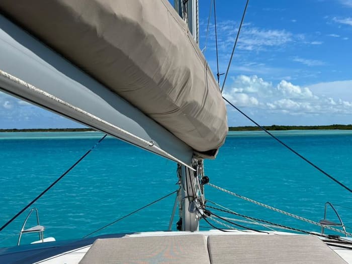 Escapada de día completo en catamarán: rema y haz snorkel en el corazón de las Islas Turcas y Caicos