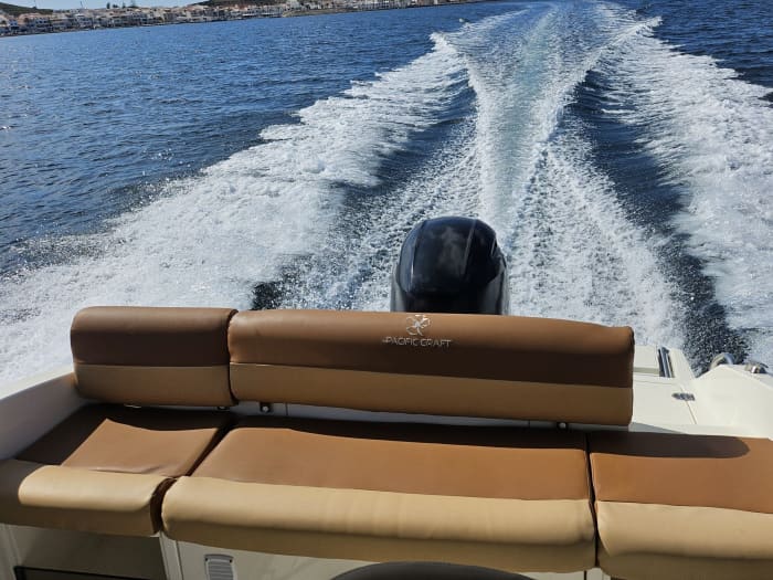 Dagtocht per boot langs de kust van Menorca