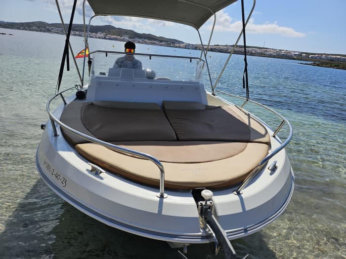 Dagtocht per boot langs de kust van Menorca