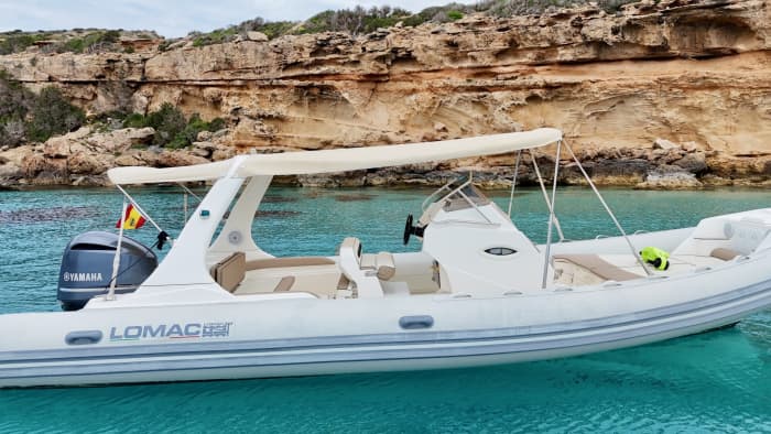 Ontdek Santa Eulalia del Río tijdens een dagexcursie op een motorboot