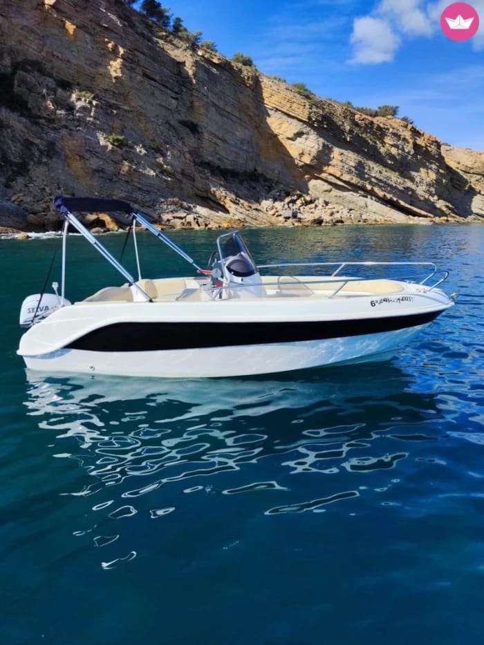 Escapade côtière à Majorque : Excursion d'une journée en bateau au départ d'Andratx