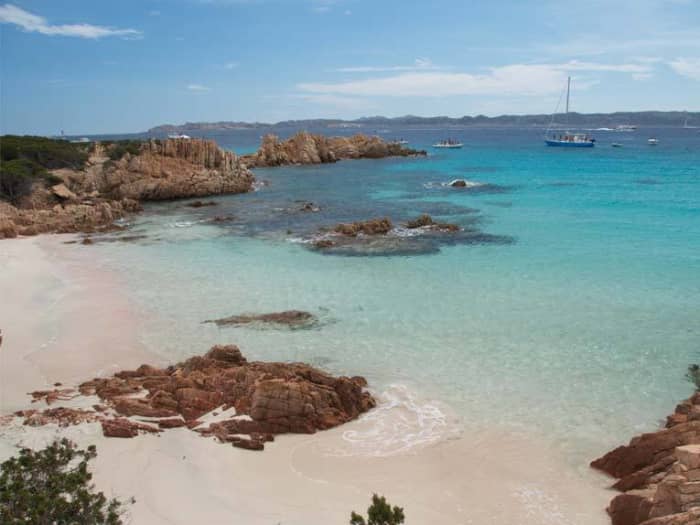 Ihr Tag in La Maddalena: Mieten Sie ein Motorboot für einen ganzen Tag voller Entdeckungen