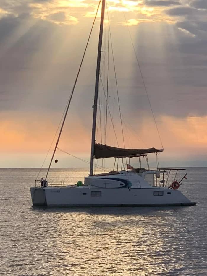 Mer, amour et soleil : une journée riche en émotions à bord d'un catamaran