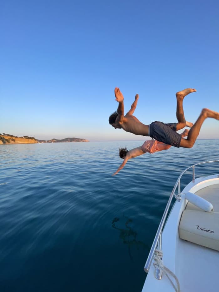 A day with a skipper, sea, love and sun ☀️: a day full of emotions aboard a fully equipped boat, for swimming at the Lérins Islands and Cannes