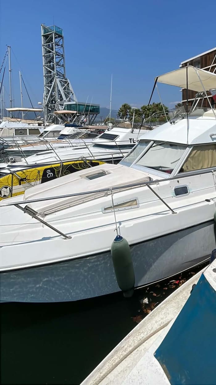 A day in La Seyne-sur-Mer in a motorboat