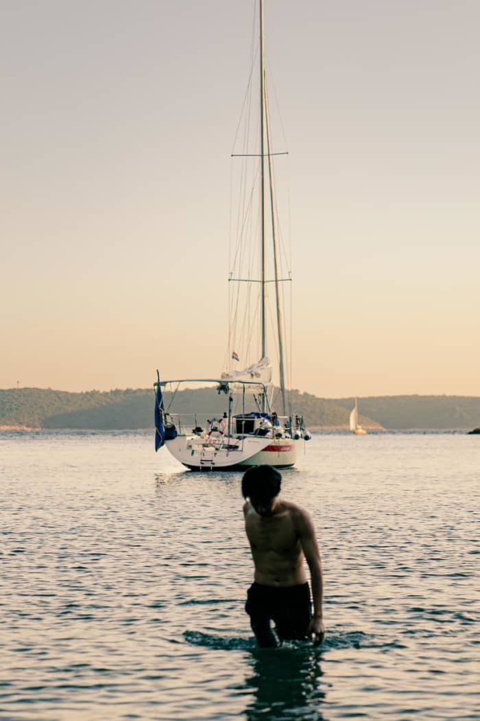 Hvar private sailing tour thru Paklinski islands