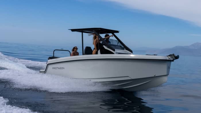 Zon, zee en rust: dagtocht naar Blue Lagoon en Šolta op een motorboot, startend in Split