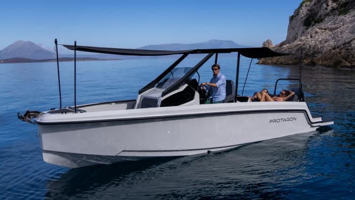 Zon, zee en rust: dagtocht naar Blue Lagoon en Šolta op een motorboot, startend in Split