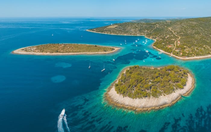 Zon, zee en rust: dagtocht naar Blue Lagoon en Šolta op een motorboot, startend in Split