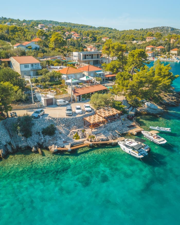 Zon, zee en rust: dagtocht naar Blue Lagoon en Šolta op een motorboot, startend in Split