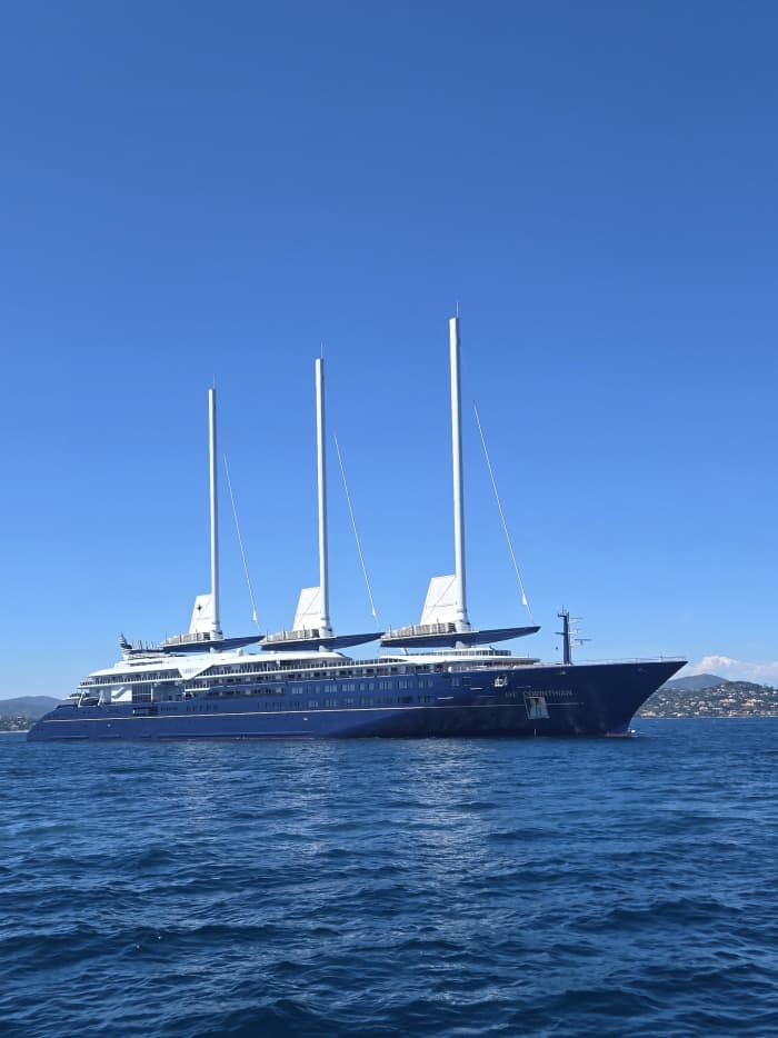Kom en bezoek de mooiste lagune vanuit Saint-Tropez.