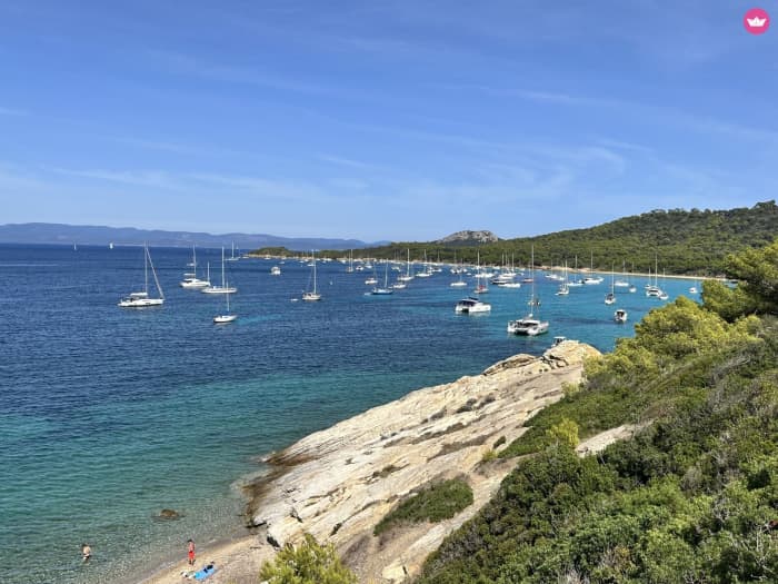 Private sailing to the Lavezzi archipelago and Maddalena