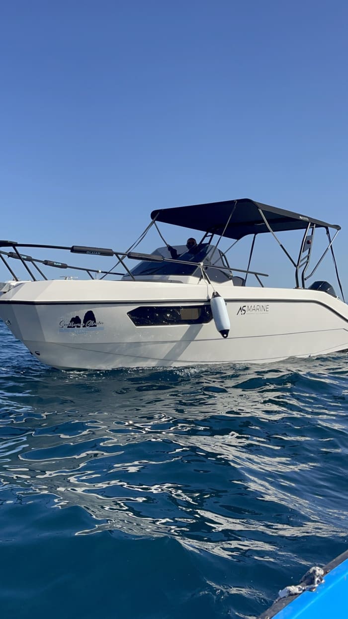 Discover Sorrento on a motorboat for 8h