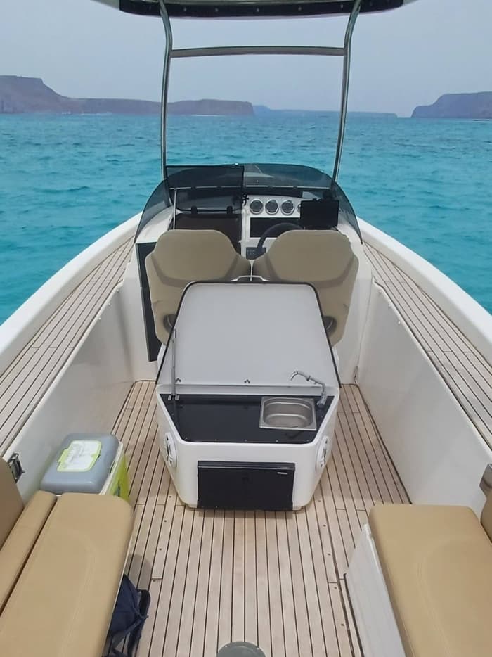 Profitez d'une excursion de 7 heures en bateau à moteur à La Canée.