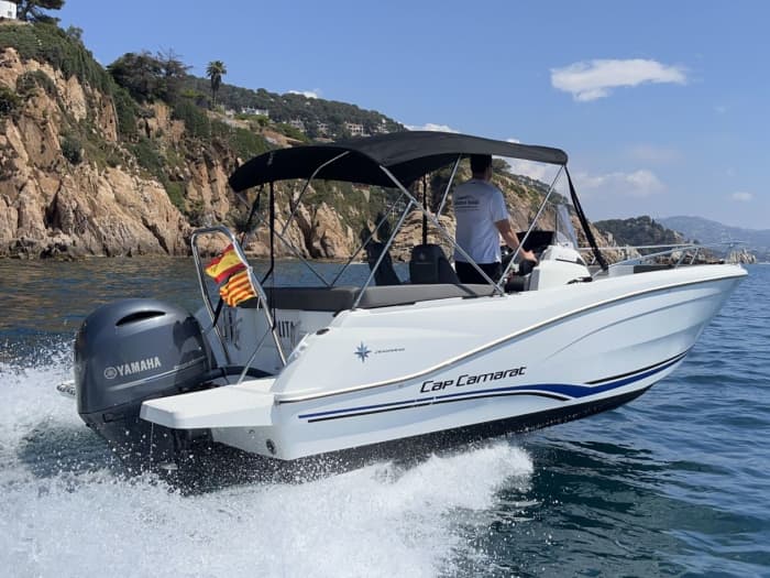 En halvdags segling och snorkling i Blanes