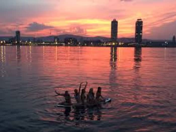 Sunset & Sea: Lyxig solnedgångssegling utanför Barcelona