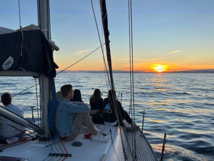 Segeln bei Sonnenuntergang in Marbella: Dem Zauber des Mittelmeers entgegen - 2 Stunden