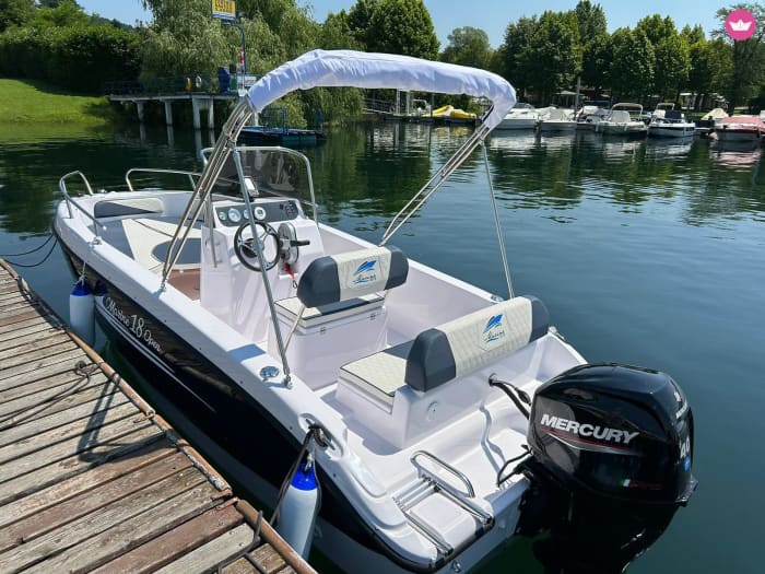 3h30 sol runt Bisceglie på en motorbåt