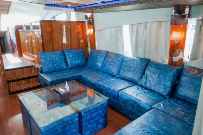 Entspannen Sie sich und segeln Sie auf einem ganztägigen Luxusyacht-Erlebnis in Dubai mit optionalen Extras