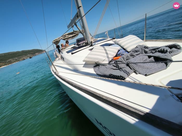 6-hour Sailing Escape in Arrábida & Tróia – Scenic Coastline & Ocean Views