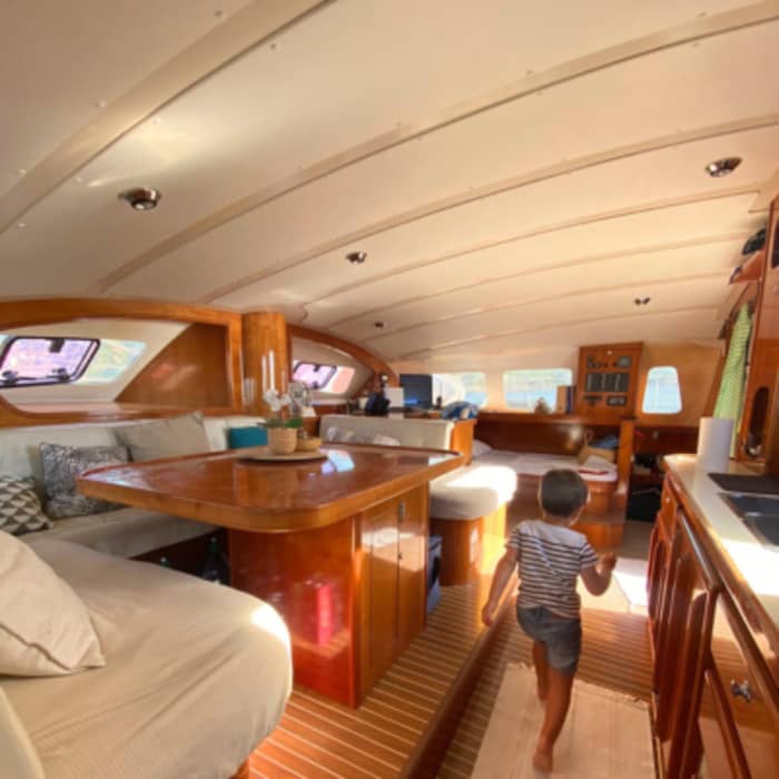 EEN BEGEERLIJKE DAG AAN BOORD VAN EEN 15 METER LANGE CATAMARAN