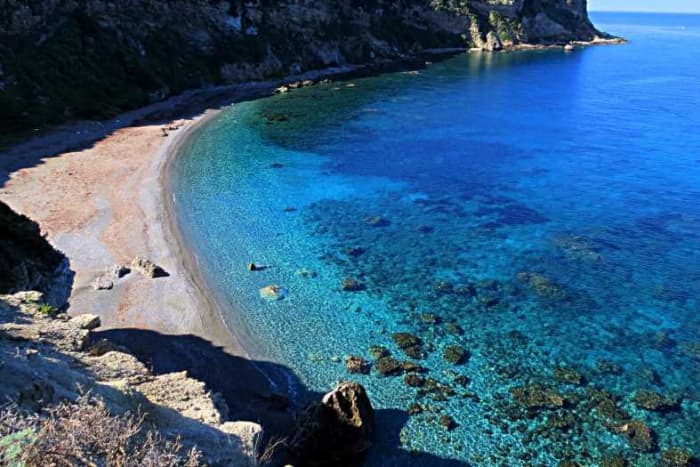 Esperienza di navigazione in catamarano a Taormina
