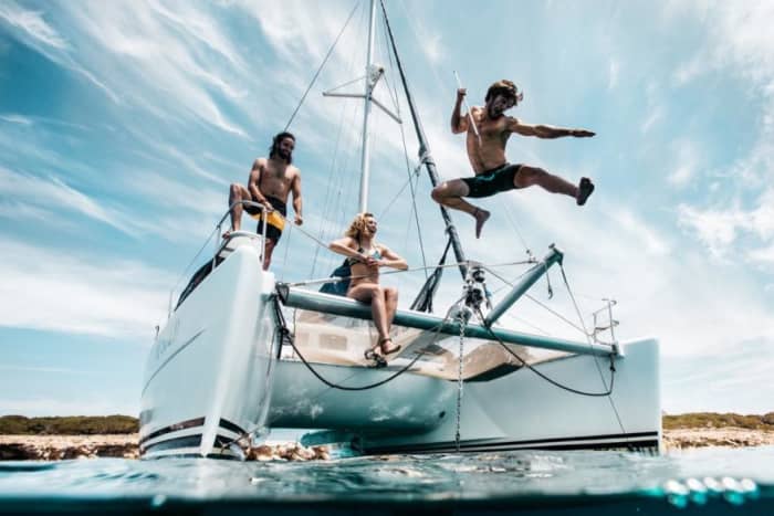 Excursión en catamarán deportivo por el archipiélago de La Maddalena - Embarque desde Cannigione