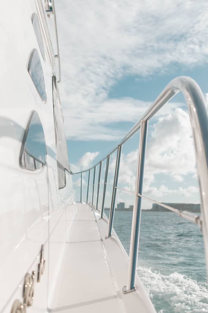 Une croisière sur mesure à Cancún : une journée magique à bord d'un yacht à moteur