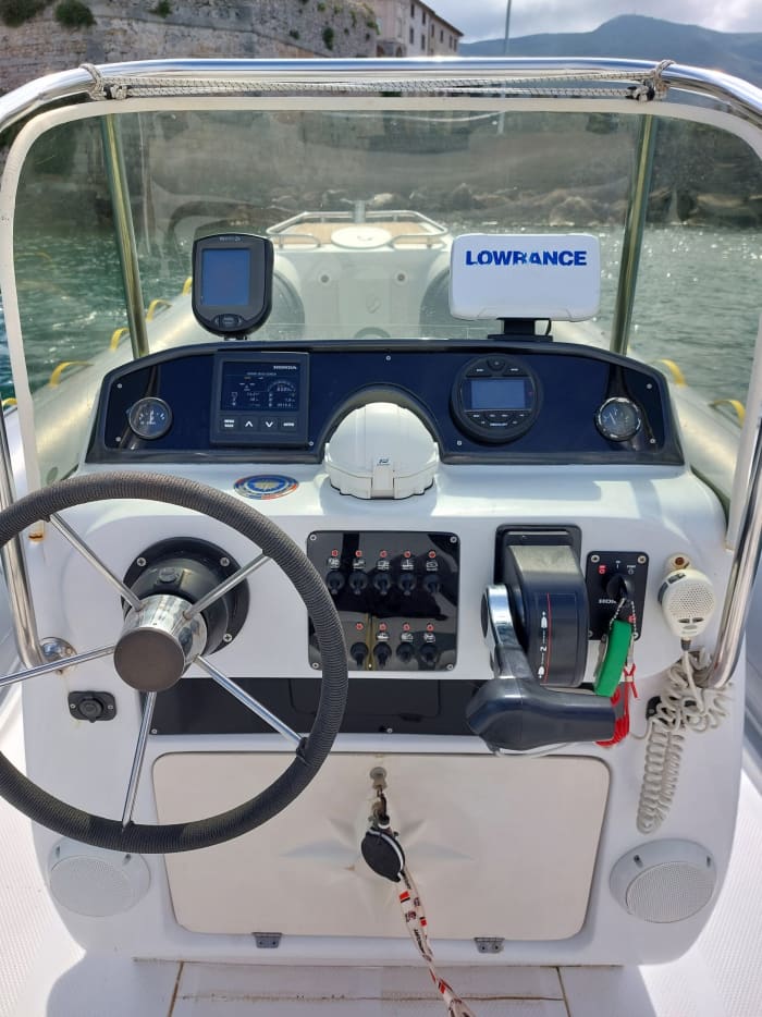 Your private motorboat for a day around Porto Ercole