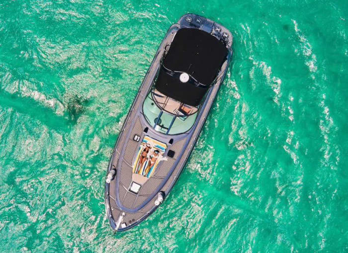 Upptäck Holbox på en halvdagstur med motorbåt