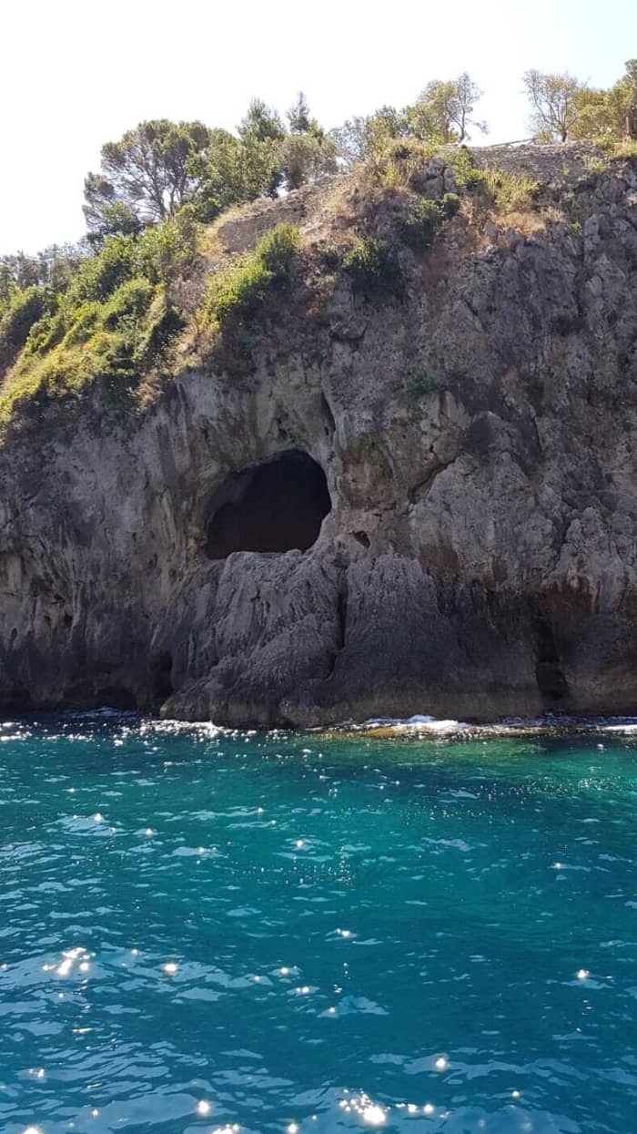 Discover Castellammare di Stabia: a full day of sun in a motorboat