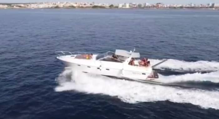 Discover Castellammare di Stabia: a full day of sun in a motorboat