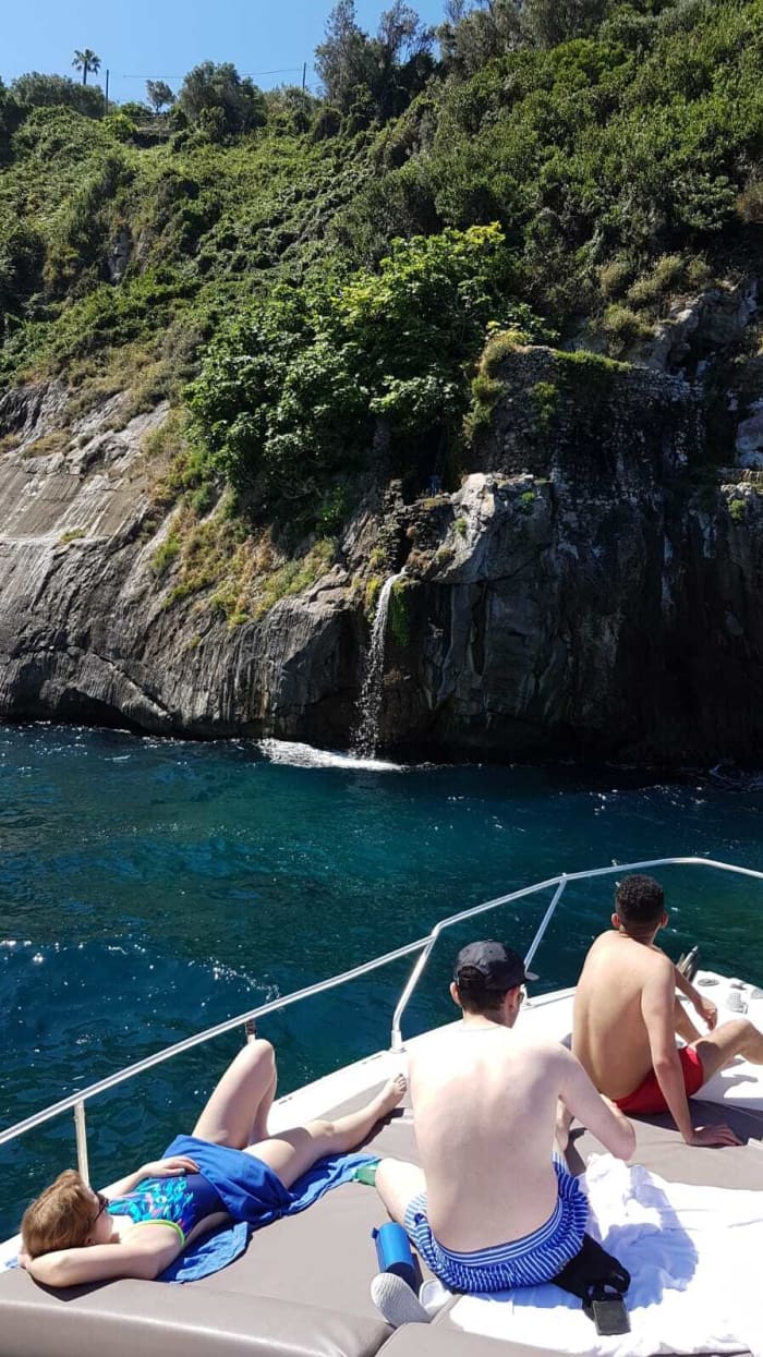 Discover Castellammare di Stabia: a full day of sun in a motorboat