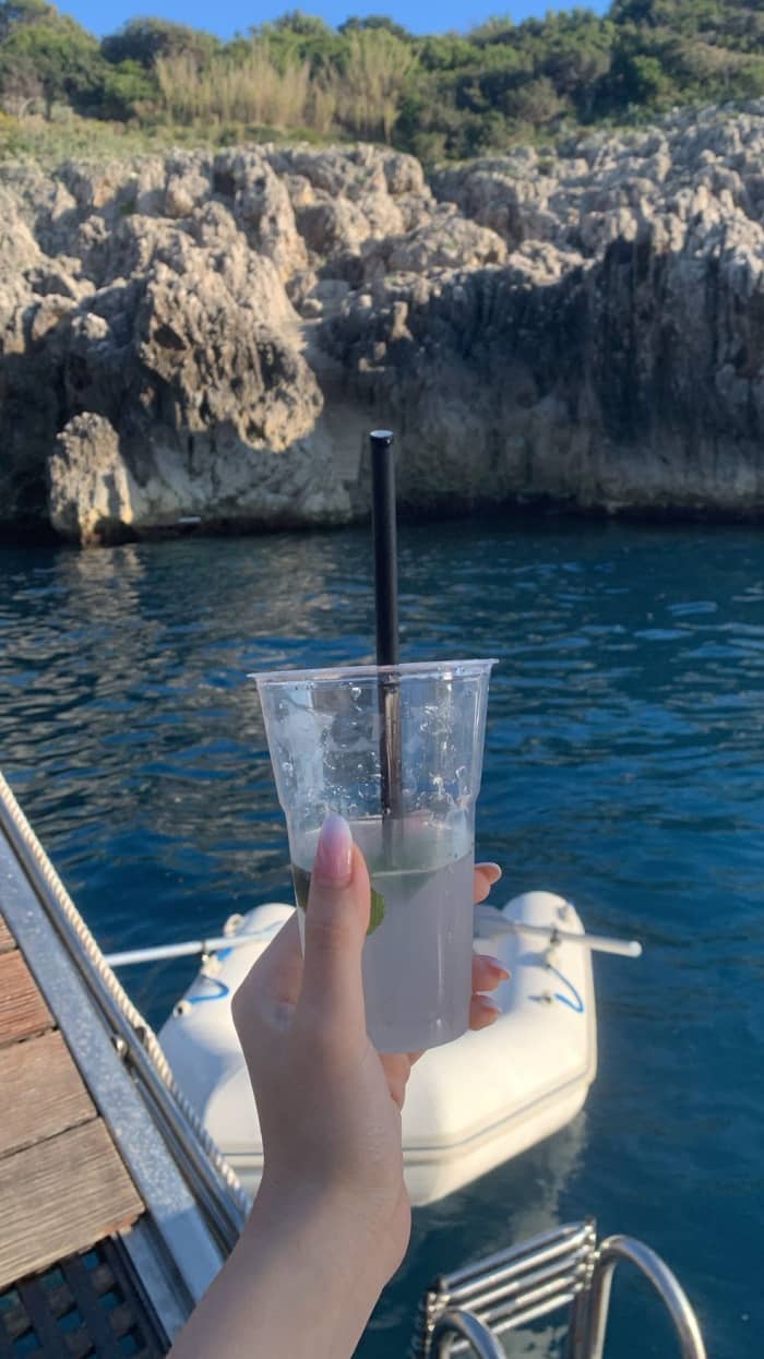 Discover Castellammare di Stabia: a full day of sun in a motorboat