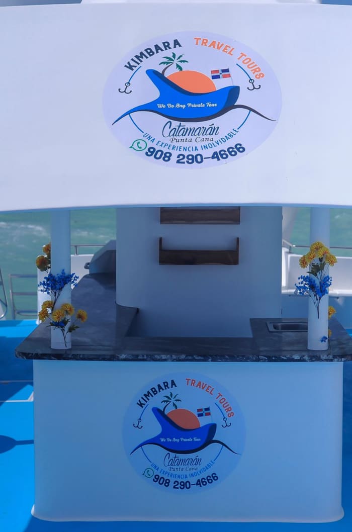 Explore Punta Cana de barco: Um dia inteiro na água a bordo de uma lancha.
