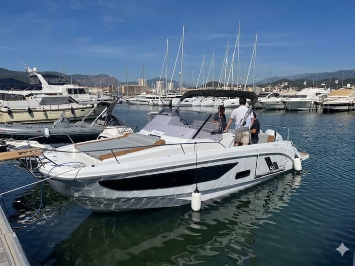 Tailor-made sea excursion in Southern Corsica