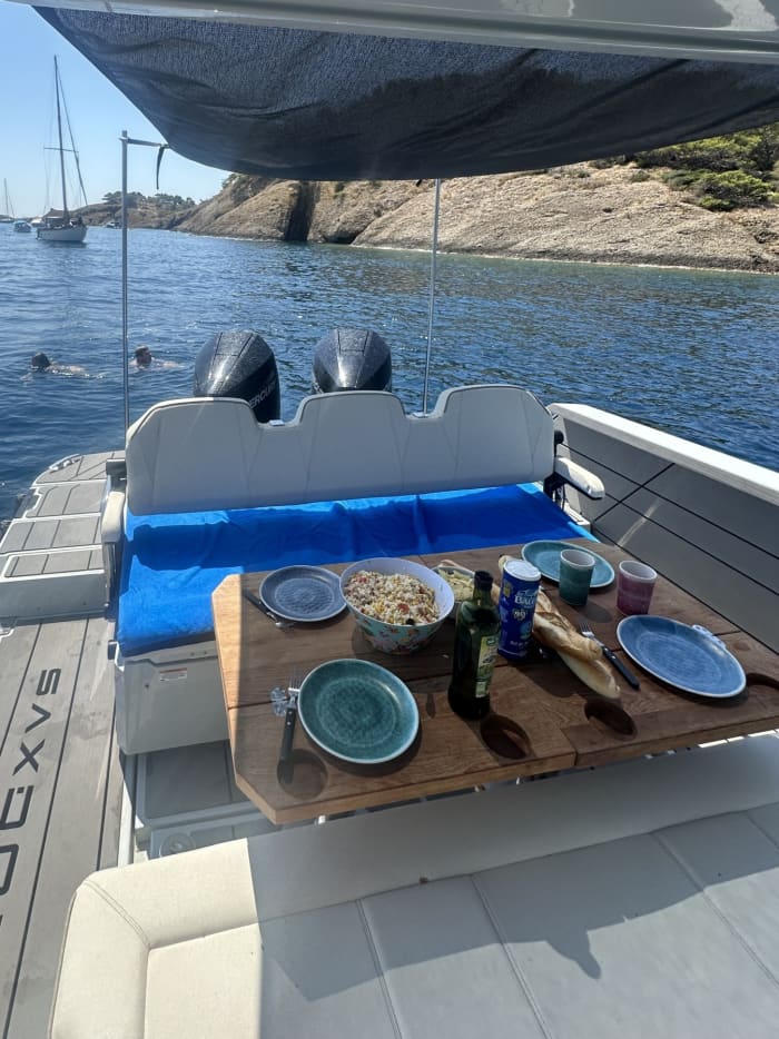 A day in Marseille: enjoy 9 hours of discovery on a motorboat