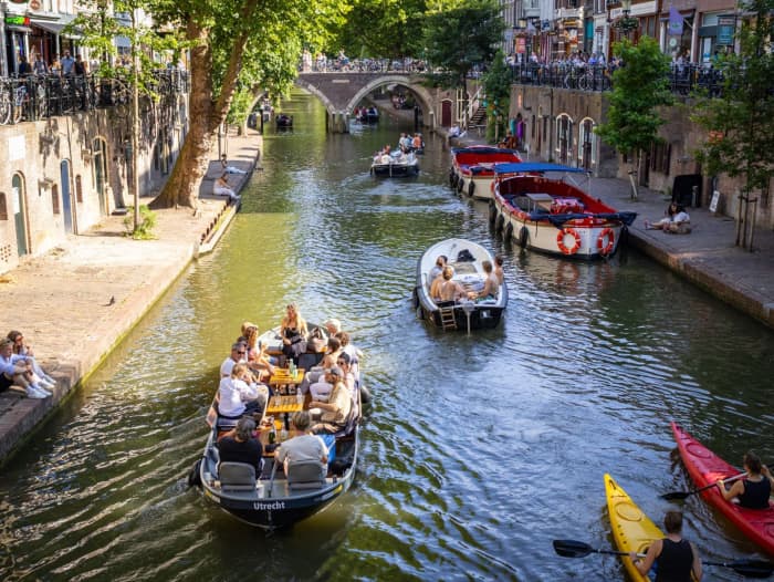 Discover Utrecht during a 2.5-hour boat trip.