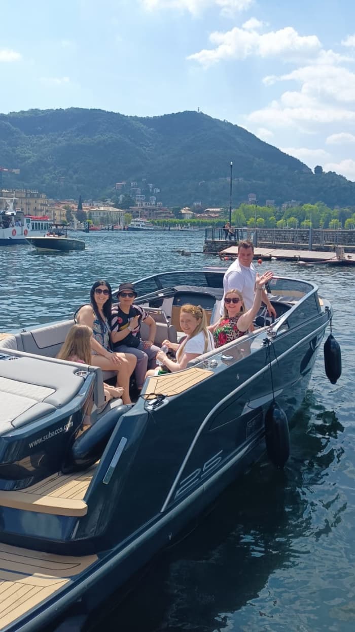 1-Hour Luxury Boat Tour – Star Villas & Scenic Shores of Lake Como