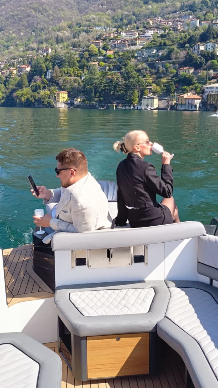 1-Hour Luxury Boat Tour – Star Villas & Scenic Shores of Lake Como