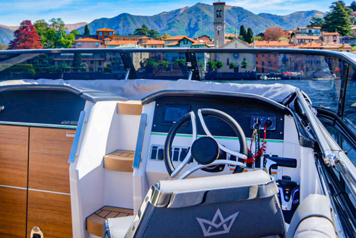 2-Hour Luxury Boat Tour – Iconic Villas & Hidden Gems of Lake Como