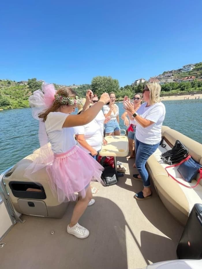 Discover Castelo de Paiva on a half-day motorboat trip