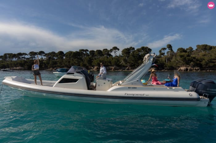 Full day on Capelli 40 – A Sophisticated Escape at Sea