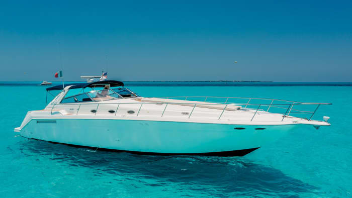 Location de yacht à moteur à la demi-journée à Cancún