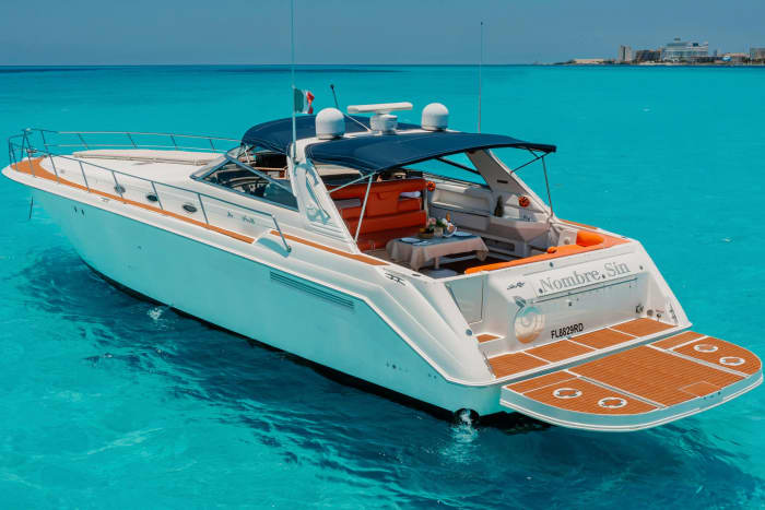 Location de yacht à moteur à la demi-journée à Cancún