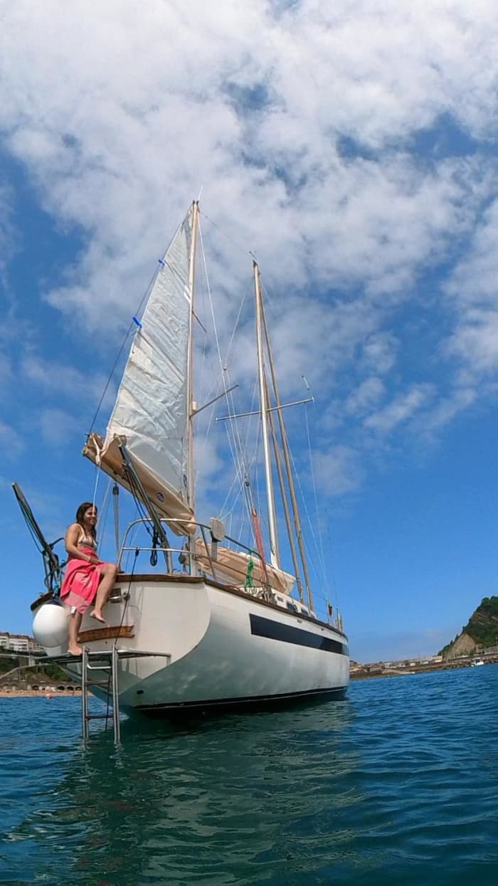 Enjoy a full day of sailing in Zumaia on a sailboat
