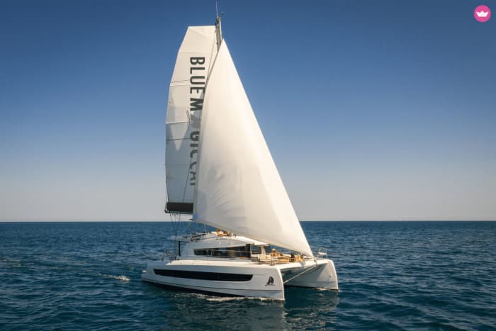 Private Catamaran in Barcelona – 2-hour cruise with snacks and drinks overlooking the skyline