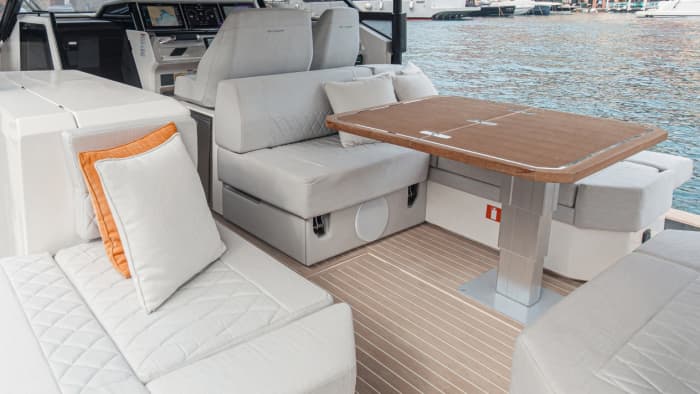 Blue Lagoon & 3 eilandenervaring op een speedboot vanuit Split