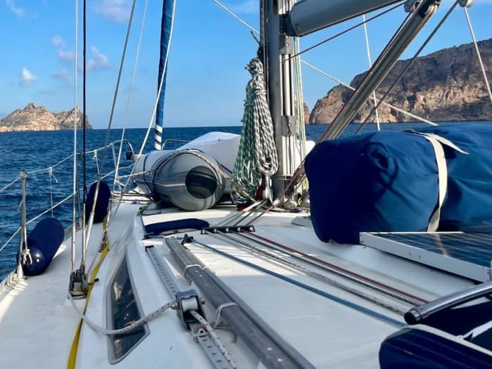 Full-day sailing trip in El Masnou on a sailboat
